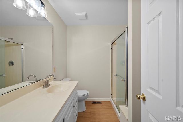 3206 Woodridge Center Parkway, Oakville, MO 63129