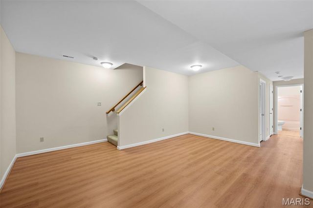 3206 Woodridge Center Parkway, Oakville, MO 63129