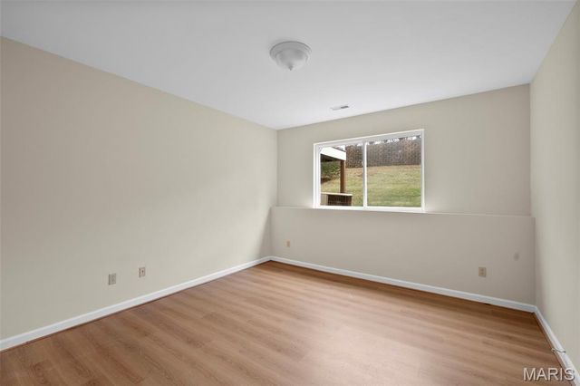 3206 Woodridge Center Parkway, Oakville, MO 63129