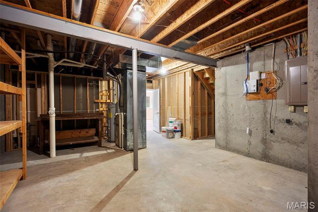 3206 Woodridge Center Parkway, Oakville, MO 63129