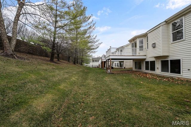 3206 Woodridge Center Parkway, Oakville, MO 63129