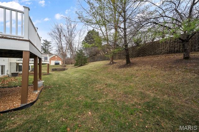 3206 Woodridge Center Parkway, Oakville, MO 63129