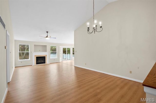 3206 Woodridge Center Parkway, Oakville, MO 63129