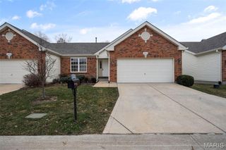 3206 Woodridge Center Parkway, Oakville, MO 63129