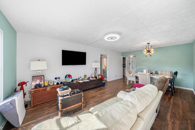 5540 Tamberlane Circle 221, Palm Beach Gardens, FL 33418