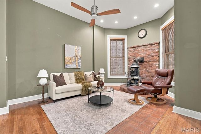 1816 Hickory Street, St Louis, MO 63104
