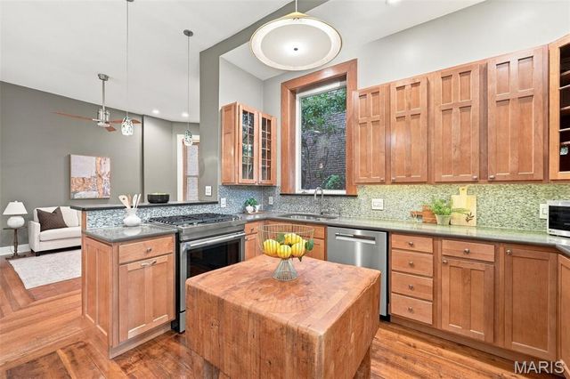 1816 Hickory Street, St Louis, MO 63104