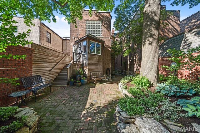1816 Hickory Street, St Louis, MO 63104