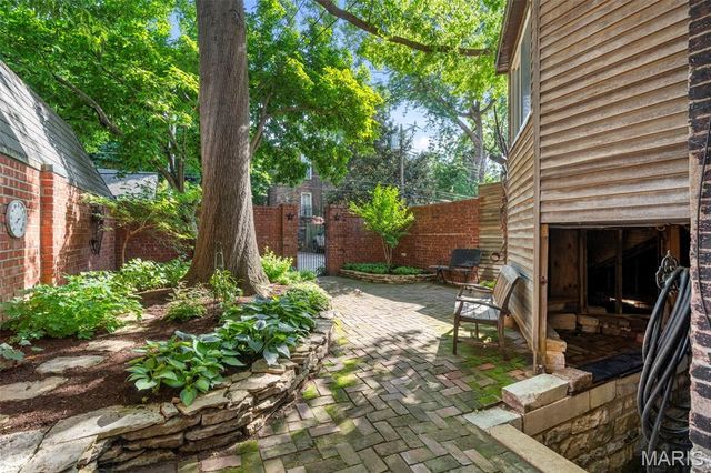 1816 Hickory Street, St Louis, MO 63104
