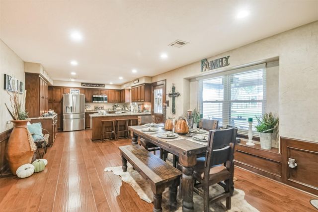 307 W Hufsmith Road, Tomball, TX 77375
