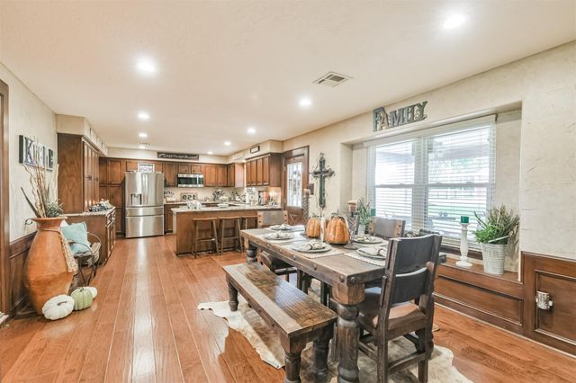 307 W Hufsmith Road, Tomball, TX 77375