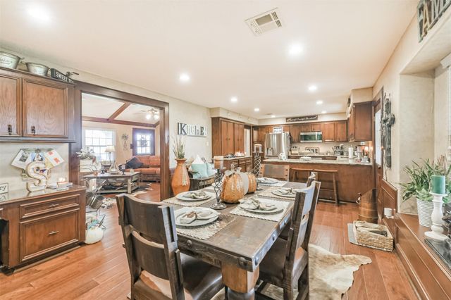 307 W Hufsmith Road, Tomball, TX 77375