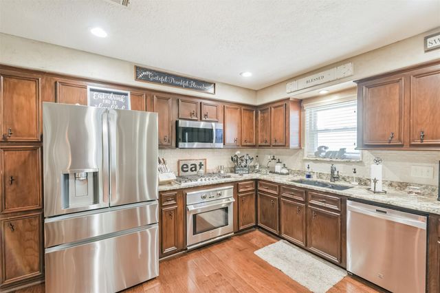 307 W Hufsmith Road, Tomball, TX 77375