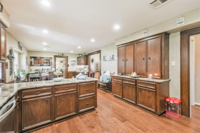 307 W Hufsmith Road, Tomball, TX 77375