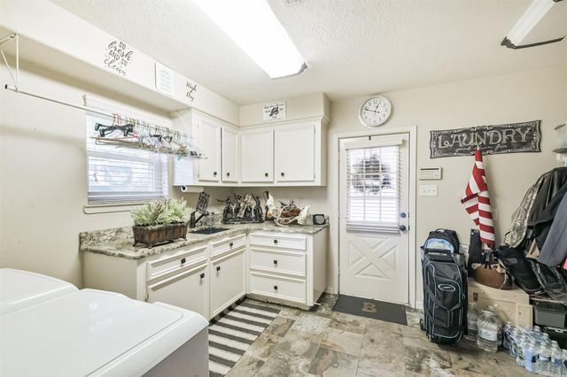 307 W Hufsmith Road, Tomball, TX 77375