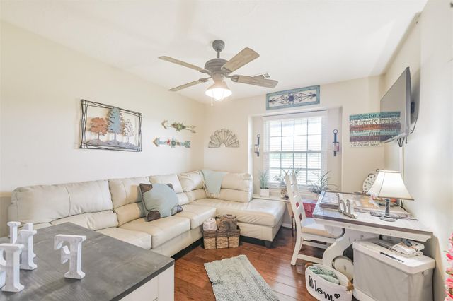 307 W Hufsmith Road, Tomball, TX 77375