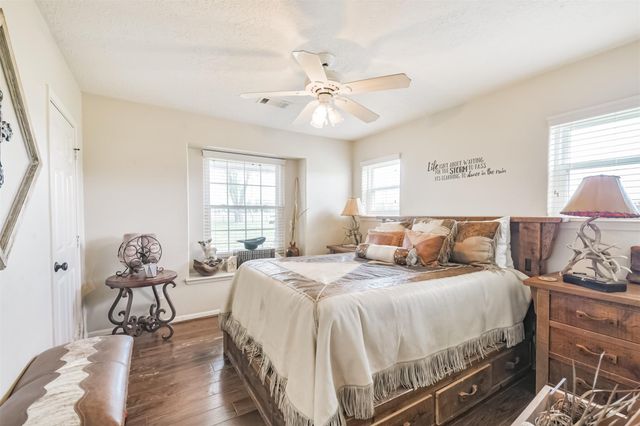 307 W Hufsmith Road, Tomball, TX 77375