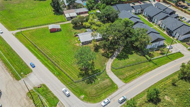 307 W Hufsmith Road, Tomball, TX 77375