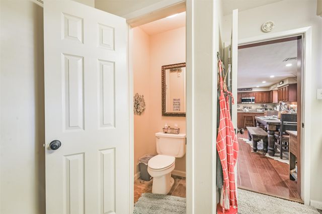 307 W Hufsmith Road, Tomball, TX 77375
