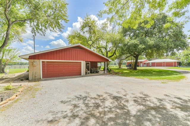 307 W Hufsmith Road, Tomball, TX 77375