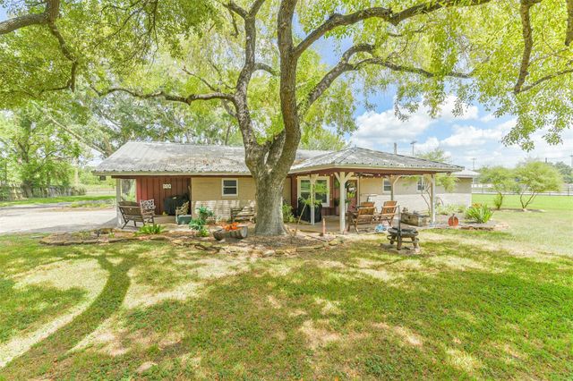 307 W Hufsmith Road, Tomball, TX 77375