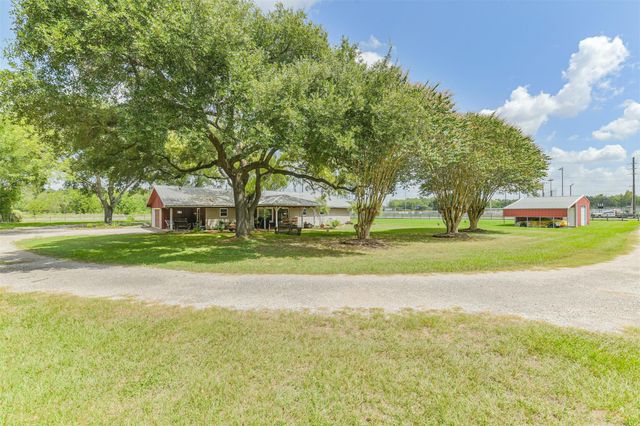 307 W Hufsmith Road, Tomball, TX 77375