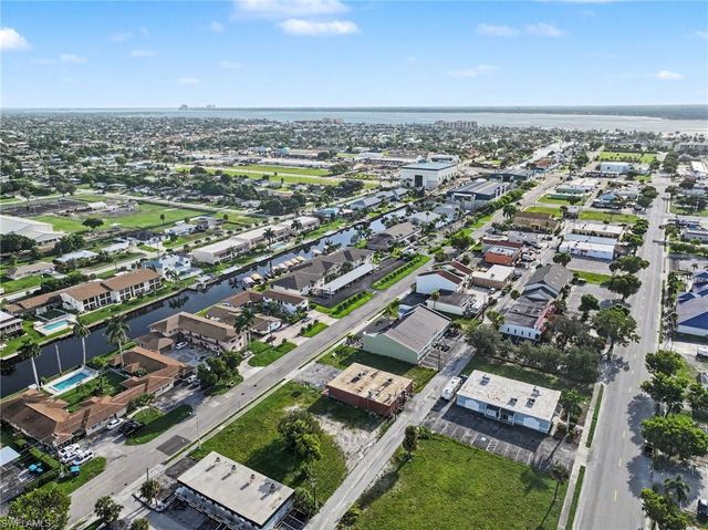 1317 SE 46th LN 104, Cape Coral, FL 33904