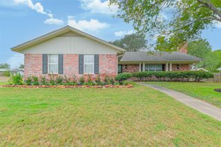 111 Hessler Drive, Hallettsville, TX 77964