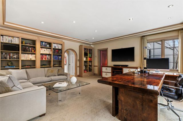 25 Stratford Road, Harrison, NY 10528