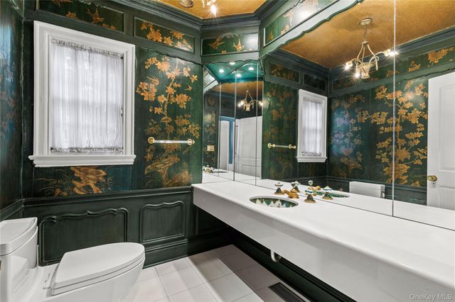 25 Stratford Road, Harrison, NY 10528