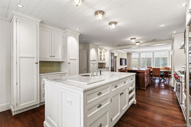 25 Stratford Road, Harrison, NY 10528