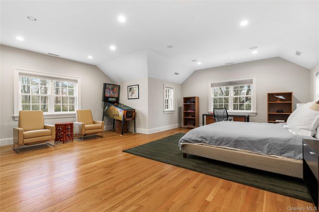 25 Stratford Road, Harrison, NY 10528