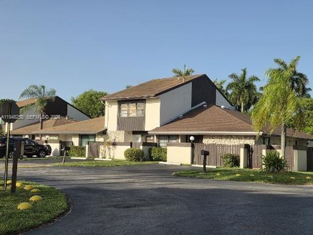 20033 NE 2nd Place, Miami, FL 33179
