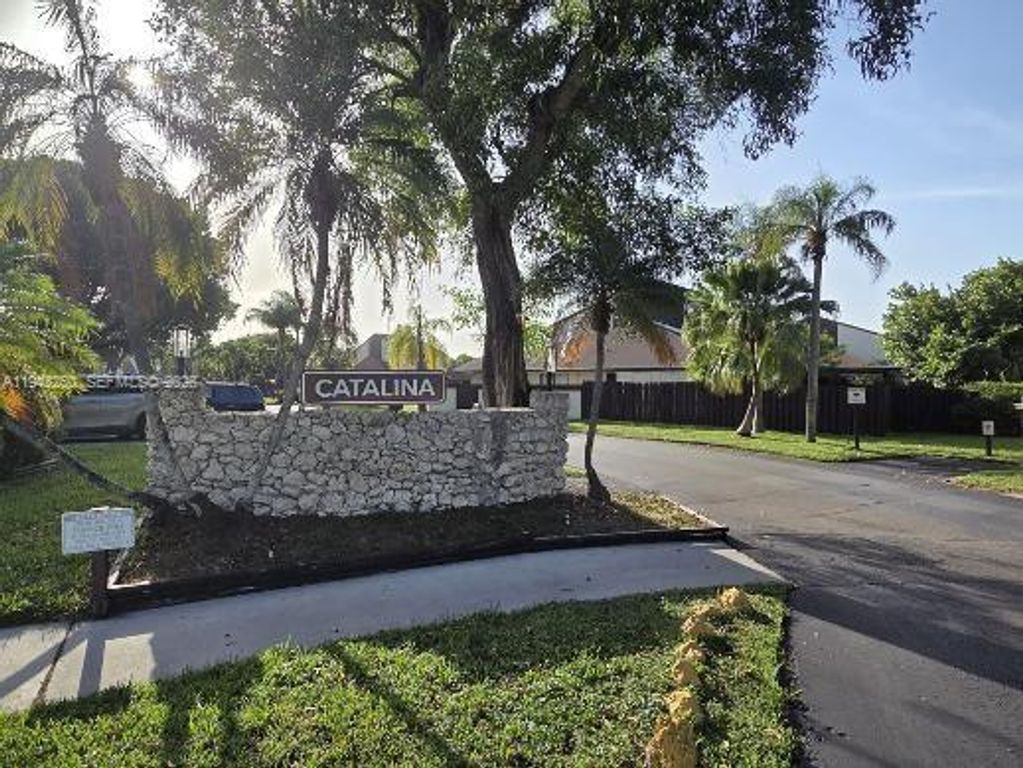 20033 NE 2nd Place, Miami, FL 33179