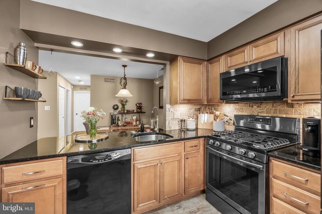 2904-B HEATHERSTONE CT, Mount Laurel, NJ 08054