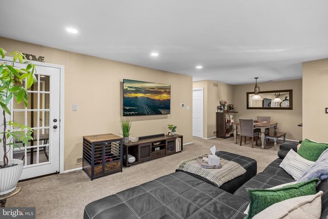 2904-B HEATHERSTONE CT, Mount Laurel, NJ 08054