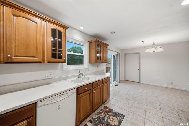 6306 S CHEYENNE Drive, Bartonville, IL 61607