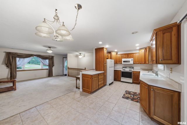 6306 S CHEYENNE Drive, Bartonville, IL 61607