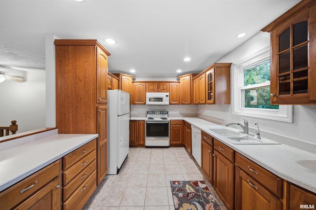 6306 S CHEYENNE Drive, Bartonville, IL 61607