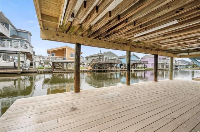 16710 Montego Way, Jamaica Beach, TX 77554