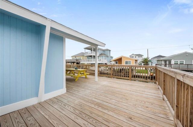 16710 Montego Way, Jamaica Beach, TX 77554
