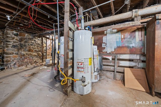 36 Brewster Street, Waterbury, CT 06704