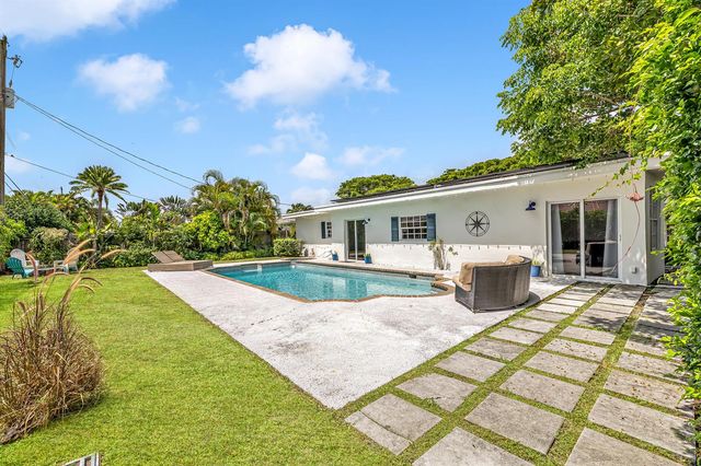 3830 NE 22nd Terrace, Lighthouse Point, FL 33064
