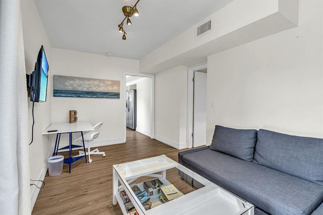 3830 NE 22nd Terrace, Lighthouse Point, FL 33064