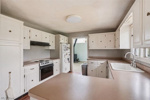 6055 Deepwood Drive, Chagrin Falls, OH 44022