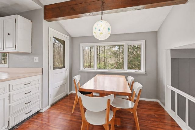 6055 Deepwood Drive, Chagrin Falls, OH 44022