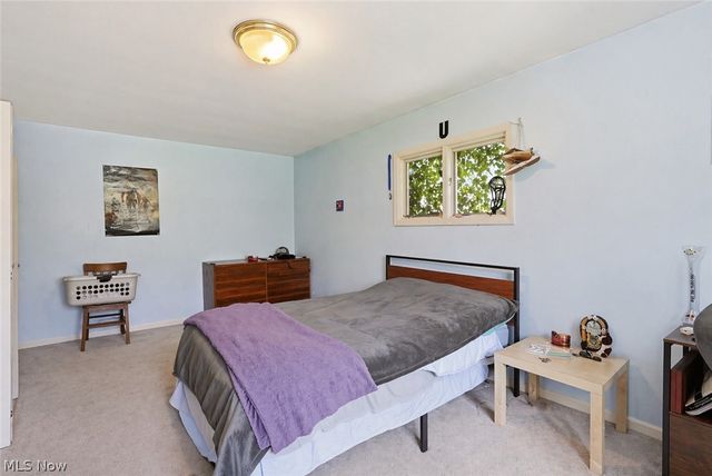 6055 Deepwood Drive, Chagrin Falls, OH 44022