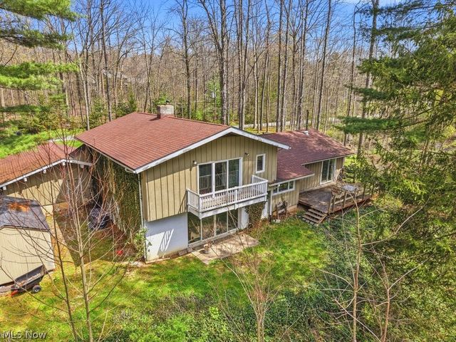 6055 Deepwood Drive, Chagrin Falls, OH 44022