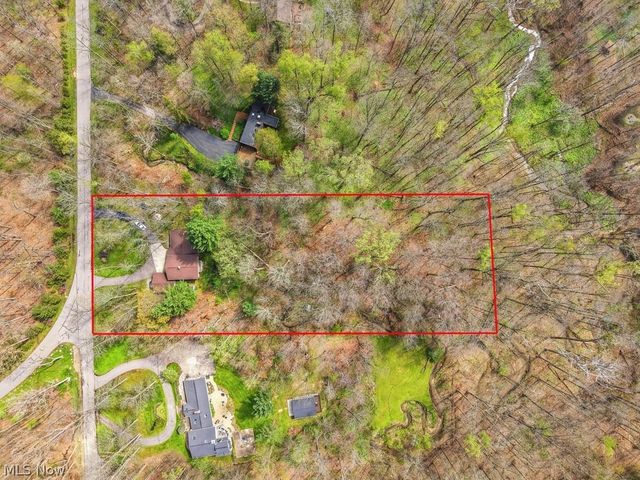 6055 Deepwood Drive, Chagrin Falls, OH 44022