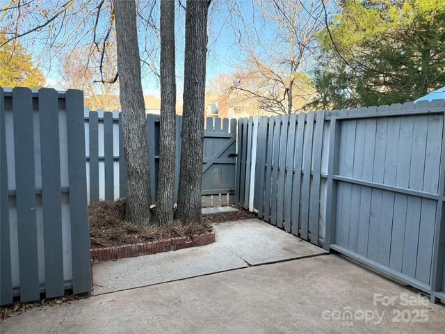 6130 Heathstone Lane, Charlotte, NC 28210